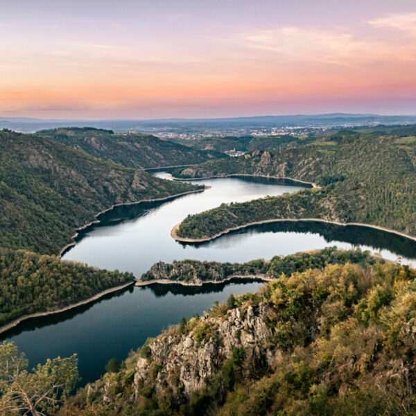 Coucher de soleil dans les gorges de la Loire, Plateau de la danse - Loire / Auvergne-Rhône-Alpes / France