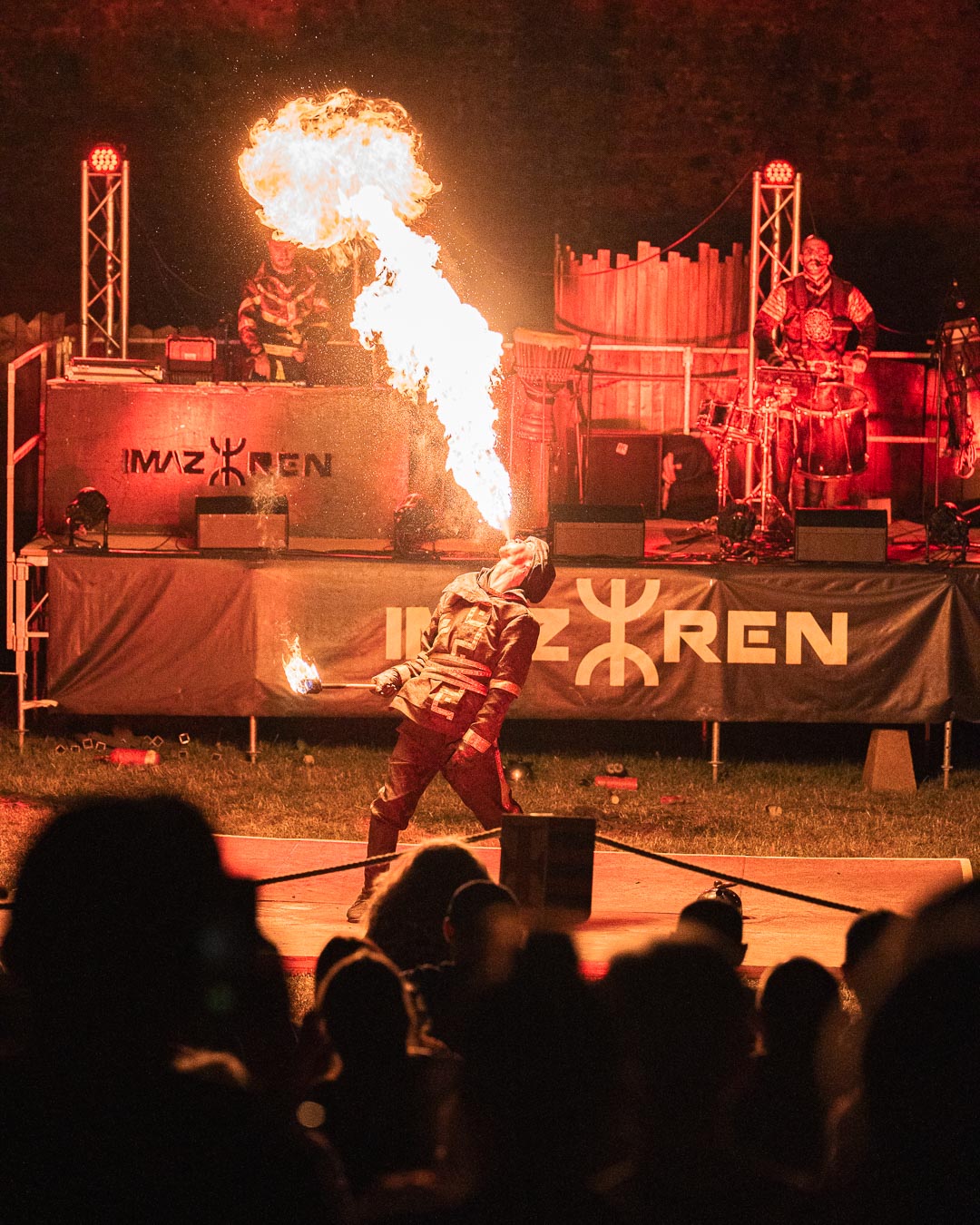 Photographie événementielle pour un spectacle de feu, au festival des fantastiques de Trévoux, dans l'Ain.